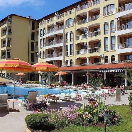 Уютные Апартаменты С Бассейном У Моря В Г. Солнечный Берег Slantchev Briag Extérieur photo