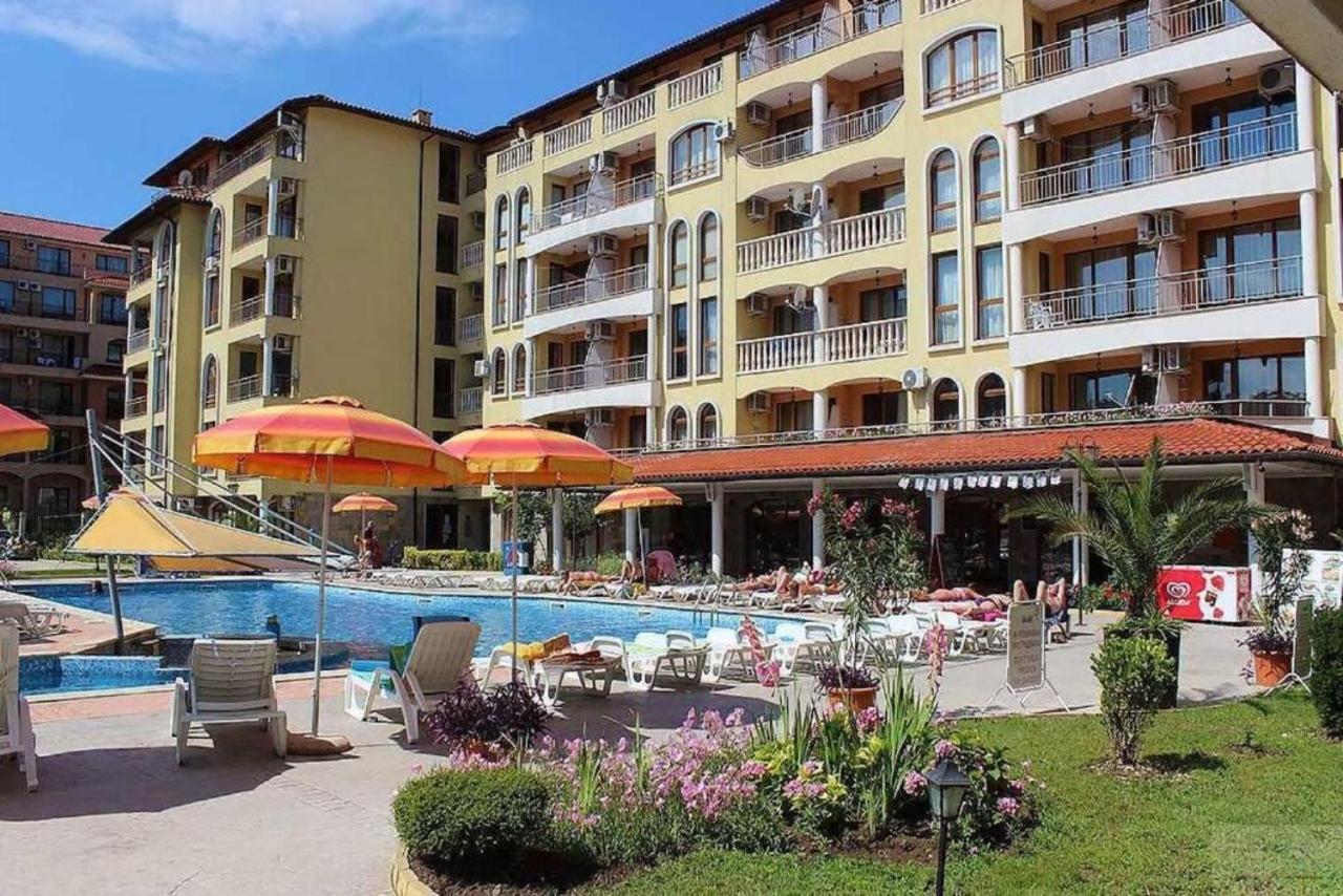 Уютные Апартаменты С Бассейном У Моря В Г. Солнечный Берег Slantchev Briag Extérieur photo
